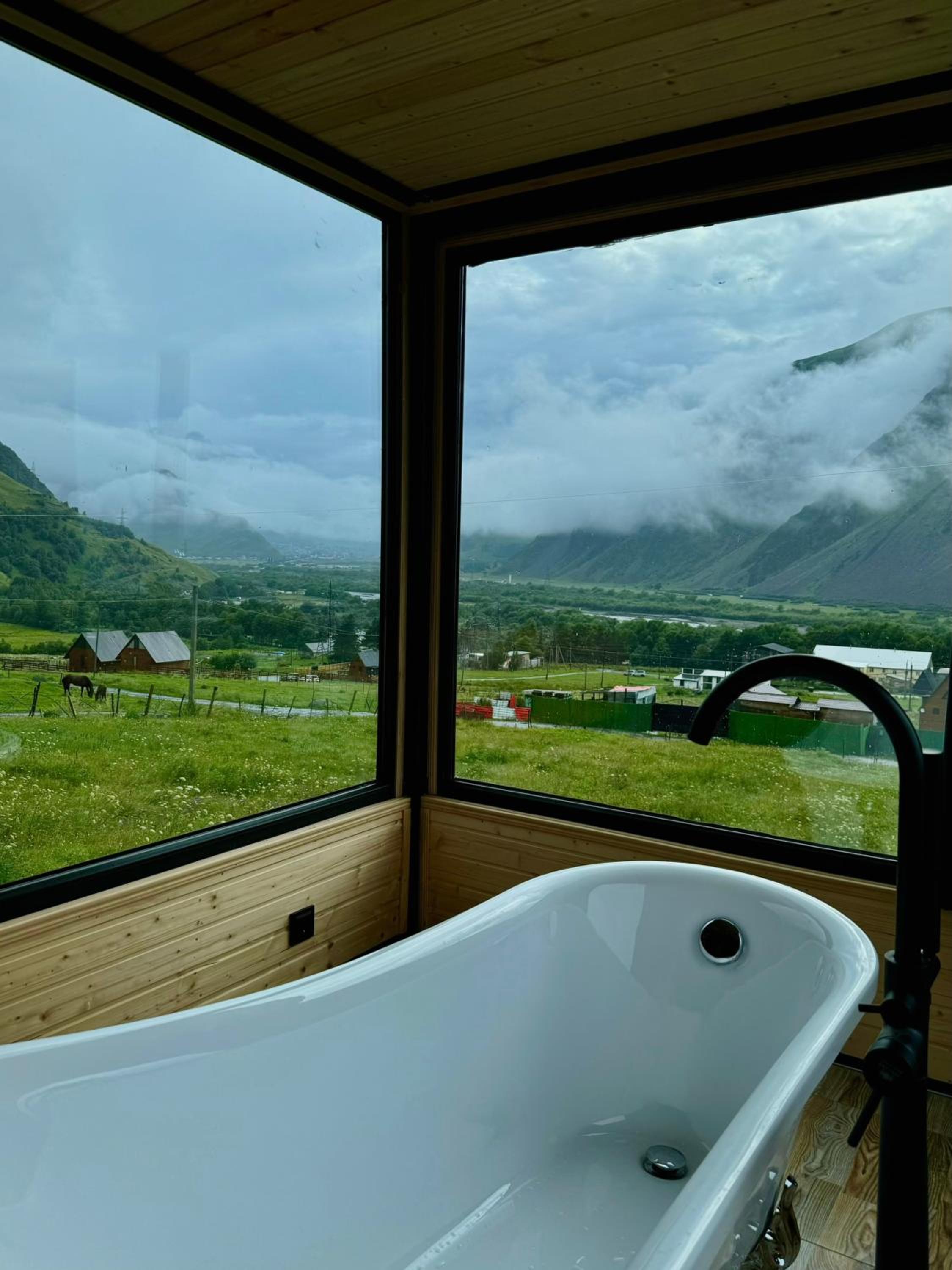 Kazbegi Inn Cottages