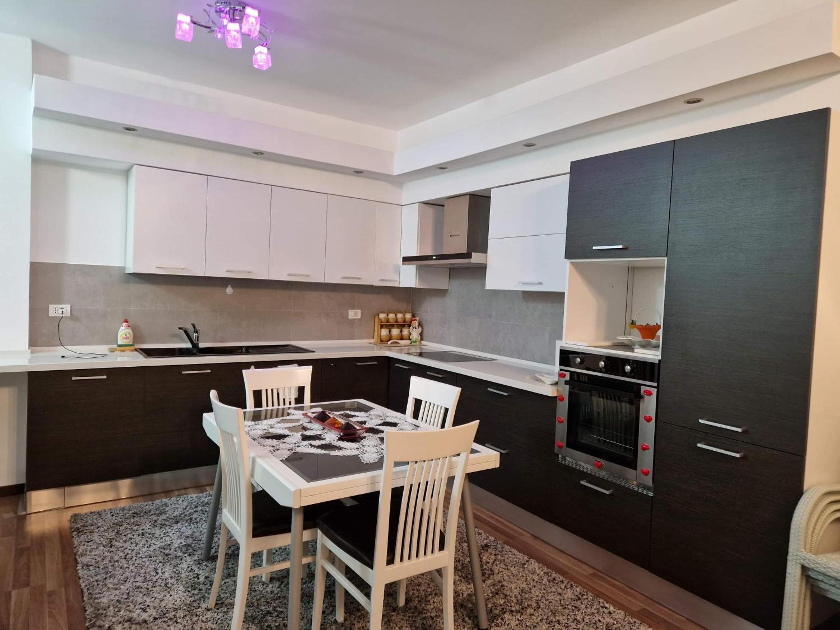 Apartament me qera