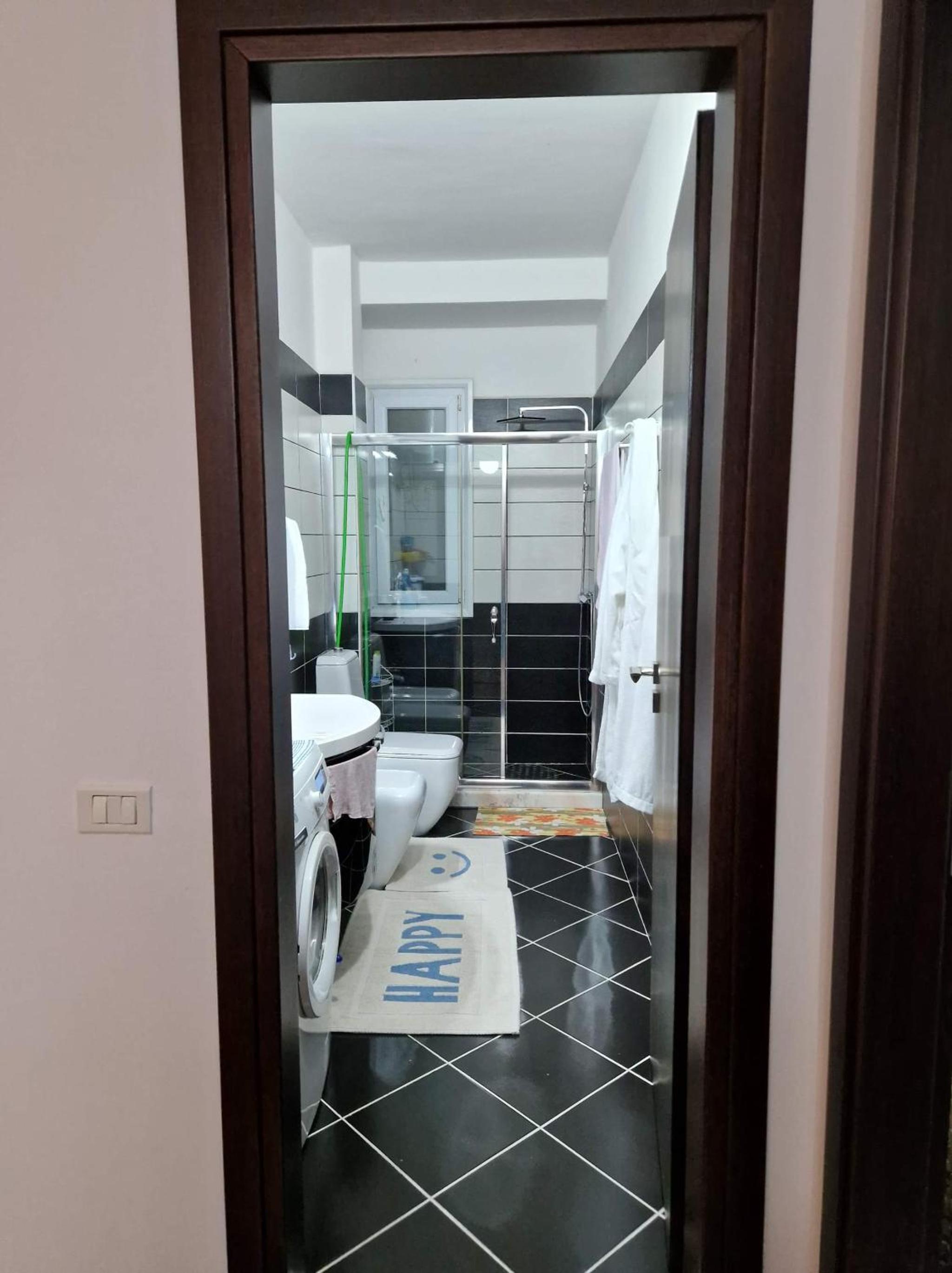 Apartament me qera