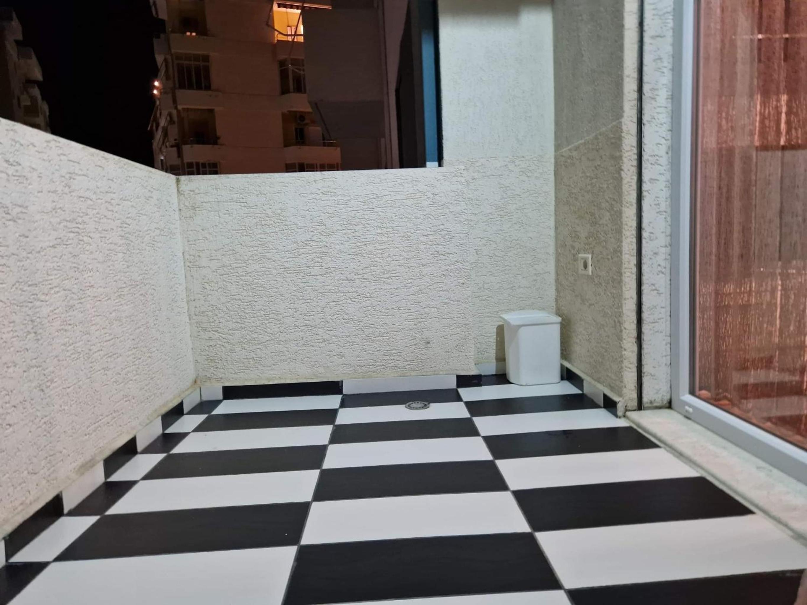 Apartament me qera