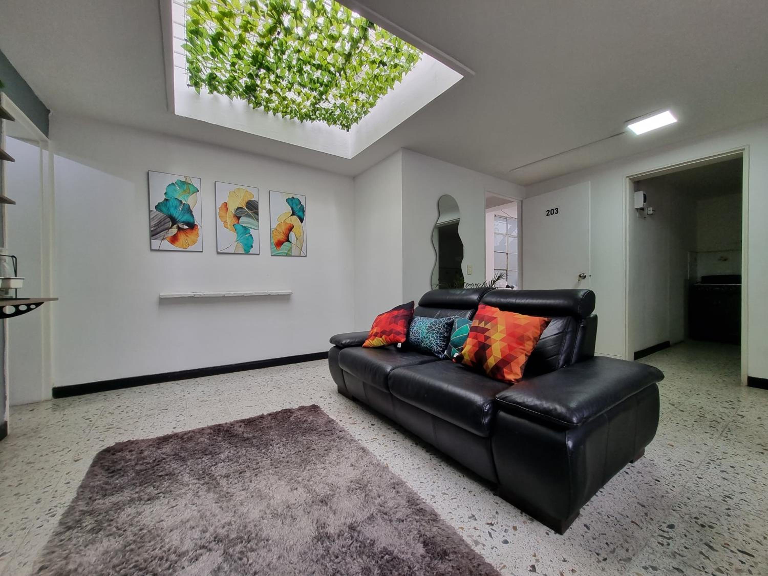 Iluminado y hermoso apartamento con terraza