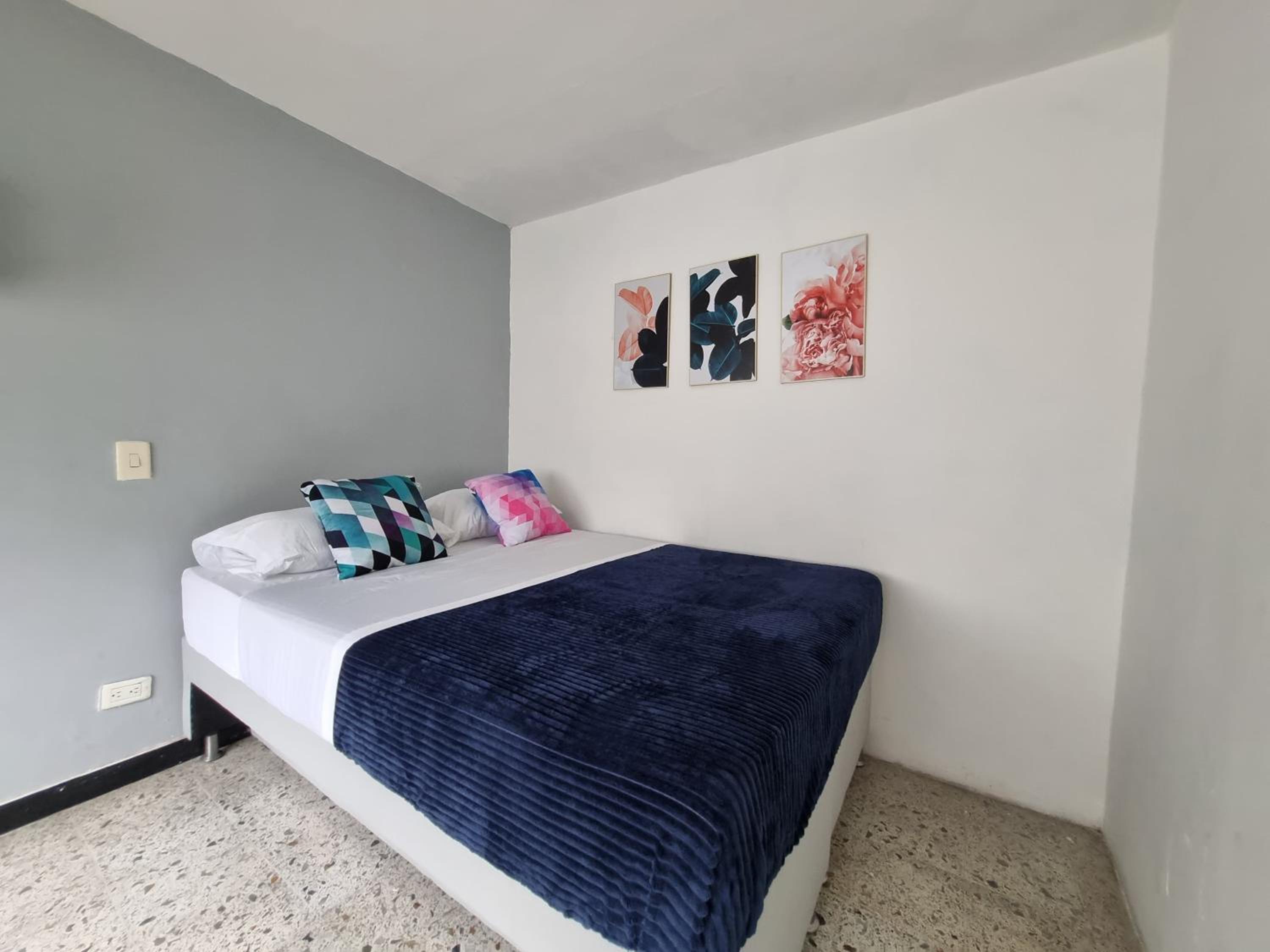 Iluminado y hermoso apartamento con terraza