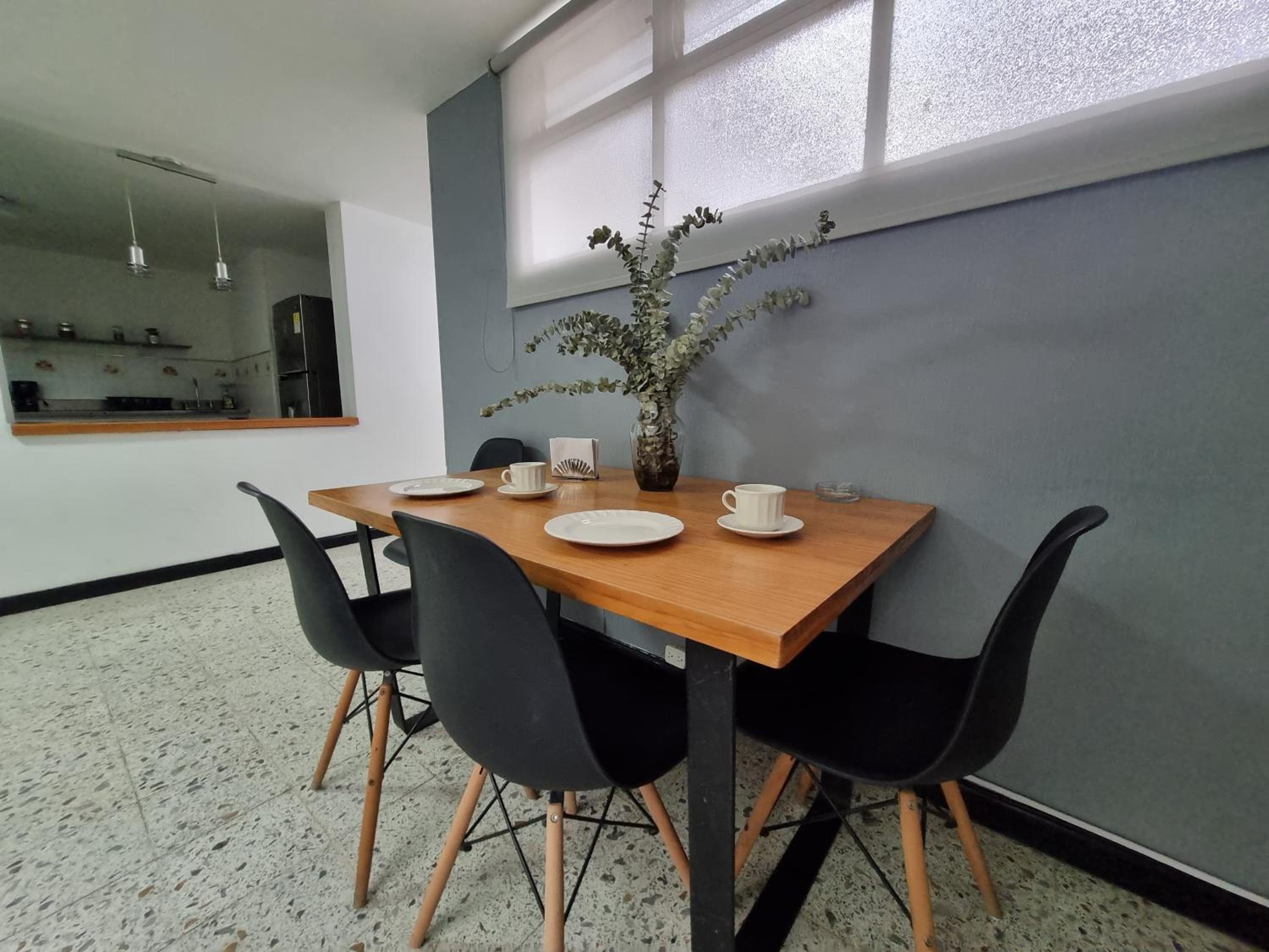 Iluminado y hermoso apartamento con terraza