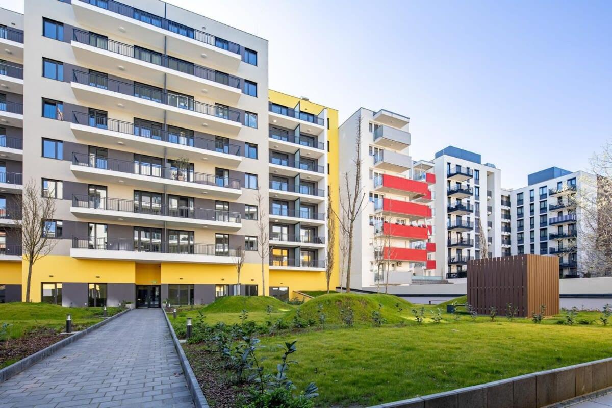 Balcony - Sunny - NEW