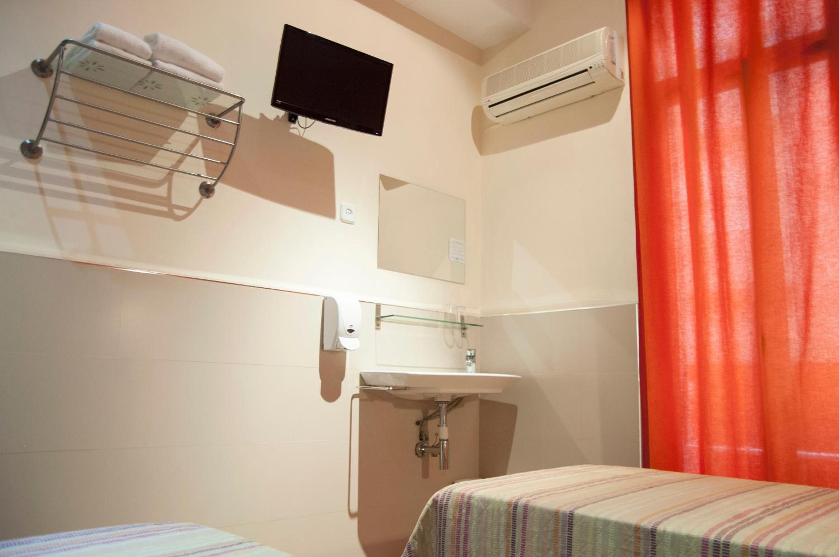Be Ramblas Guest House