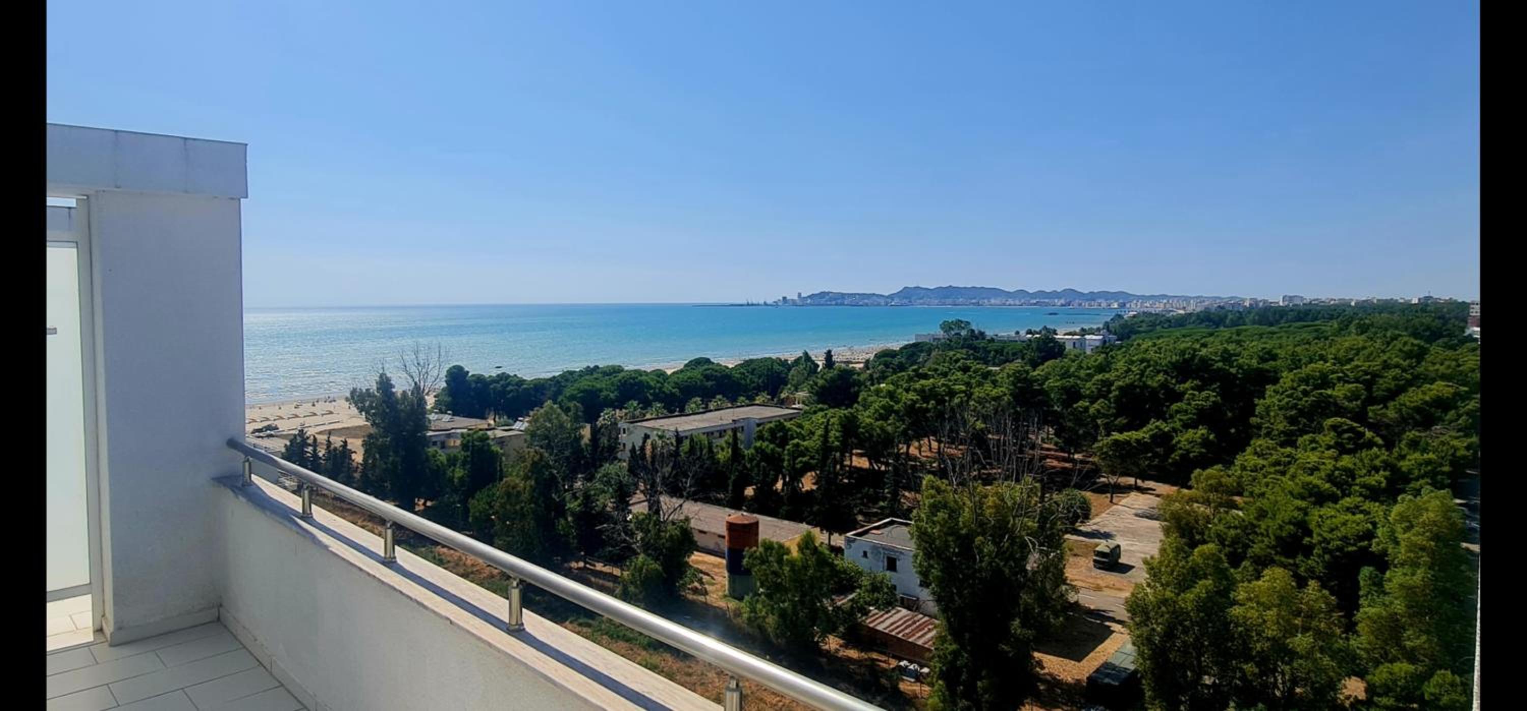 Penthouse d'exception avec Rooftop vue mer et colline 3 chambres sur 2 étages 100m de la plage