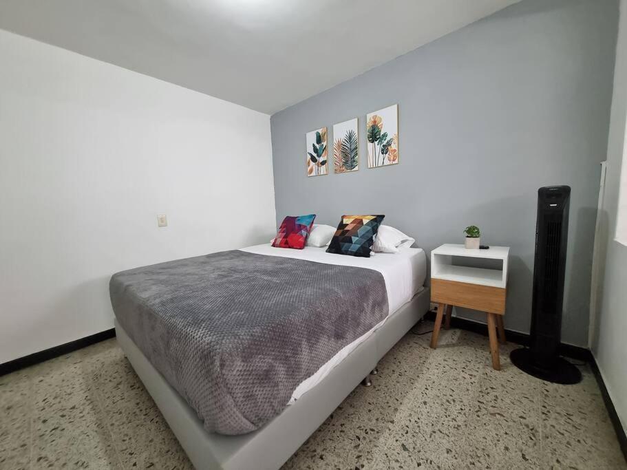 Iluminado y hermoso apartamento con terraza