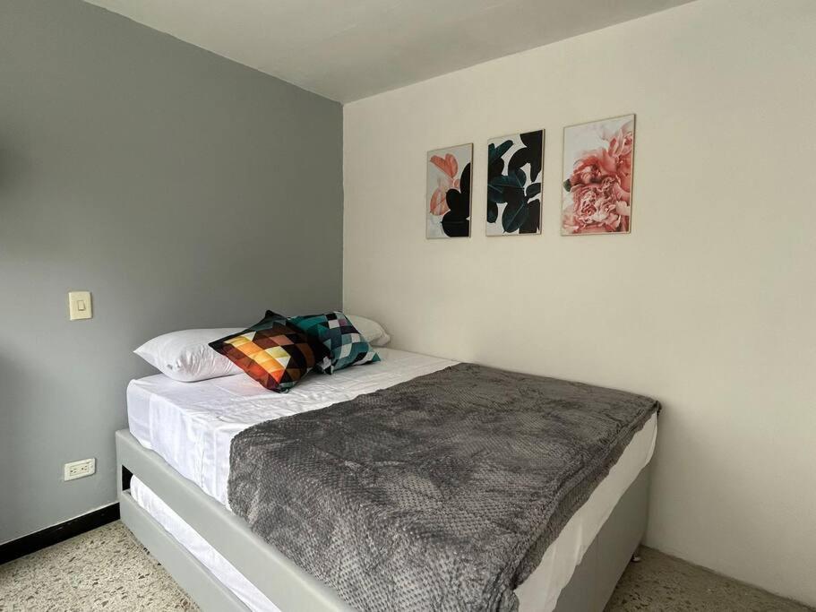 Iluminado y hermoso apartamento con terraza