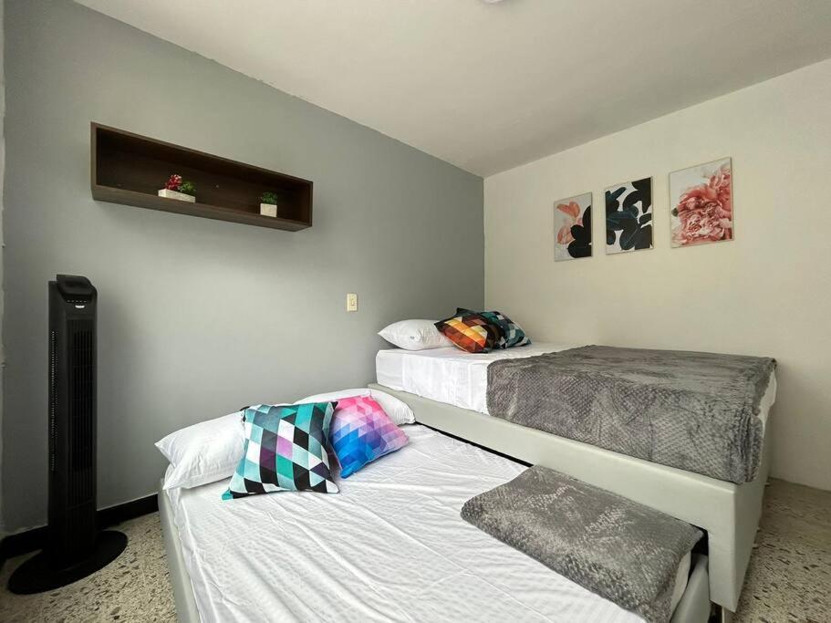 Iluminado y hermoso apartamento con terraza