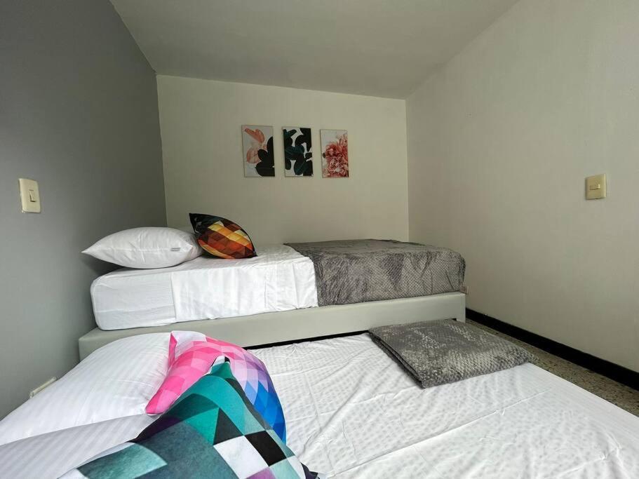 Iluminado y hermoso apartamento con terraza