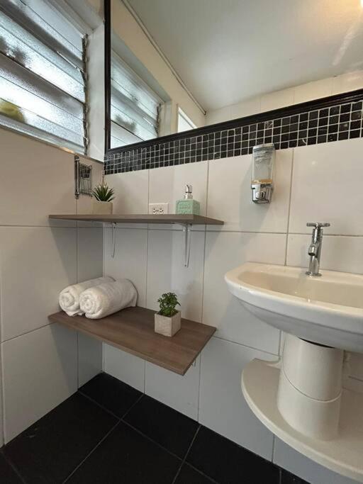 Iluminado y hermoso apartamento con terraza
