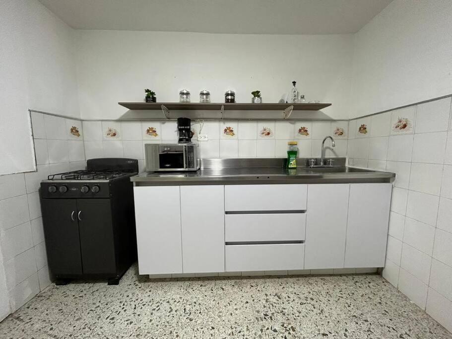 Iluminado y hermoso apartamento con terraza