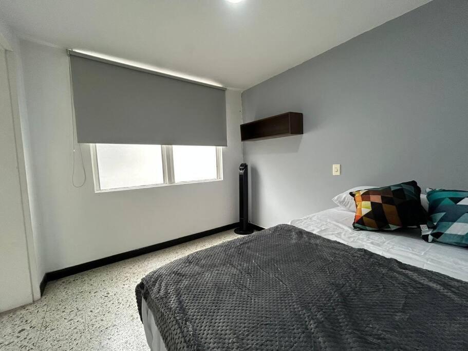 Iluminado y hermoso apartamento con terraza