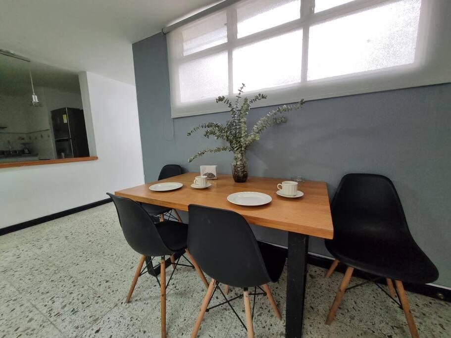 Iluminado y hermoso apartamento con terraza