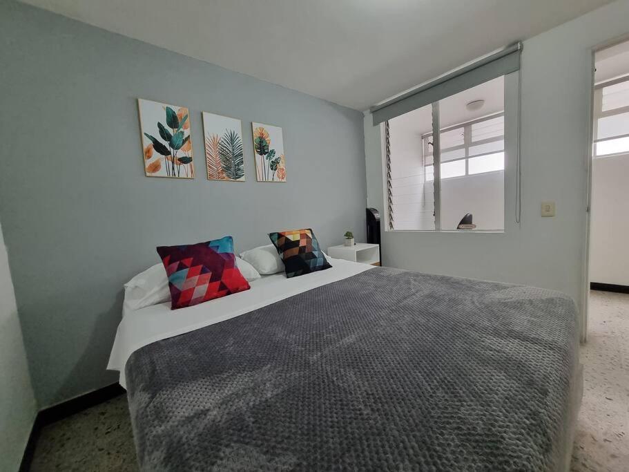 Iluminado y hermoso apartamento con terraza