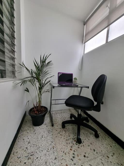 Iluminado y hermoso apartamento con terraza