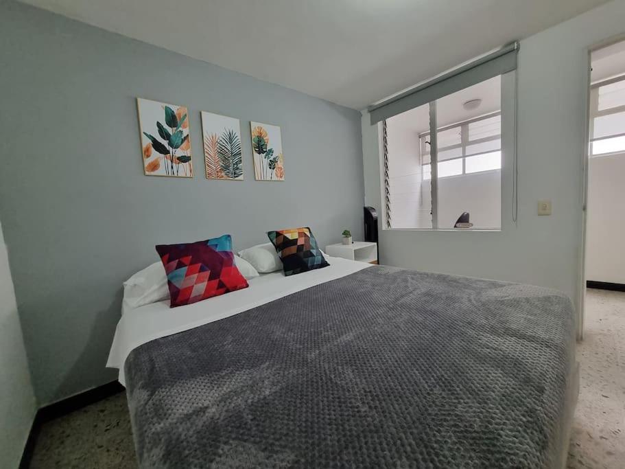 Iluminado y hermoso apartamento con terraza