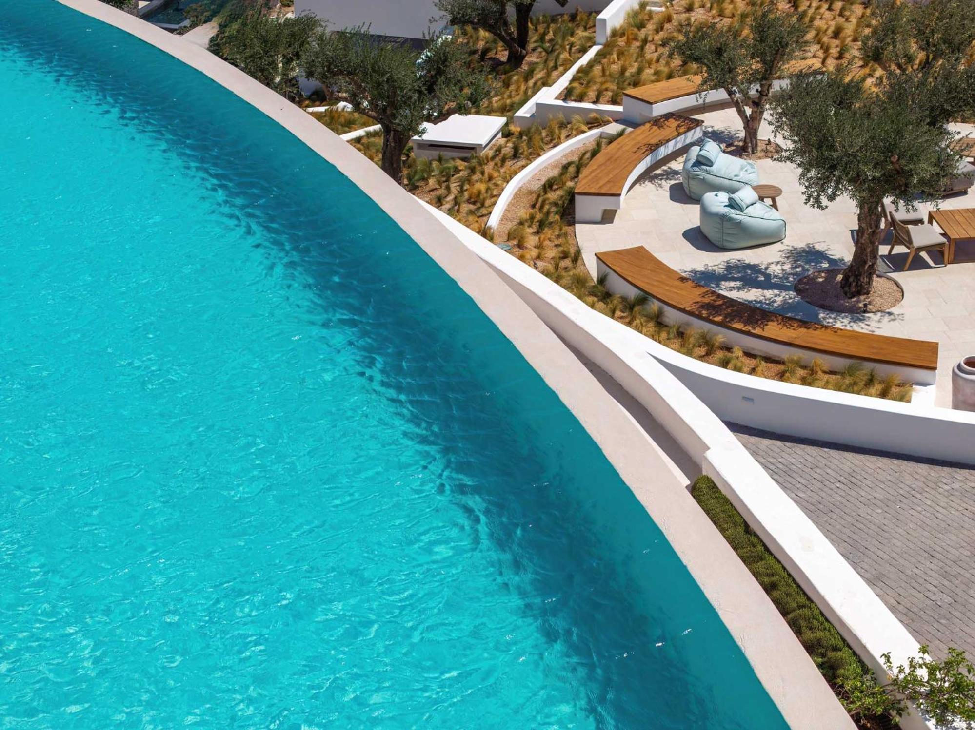 Sandblu Santorini, LXR Hotels & Resorts