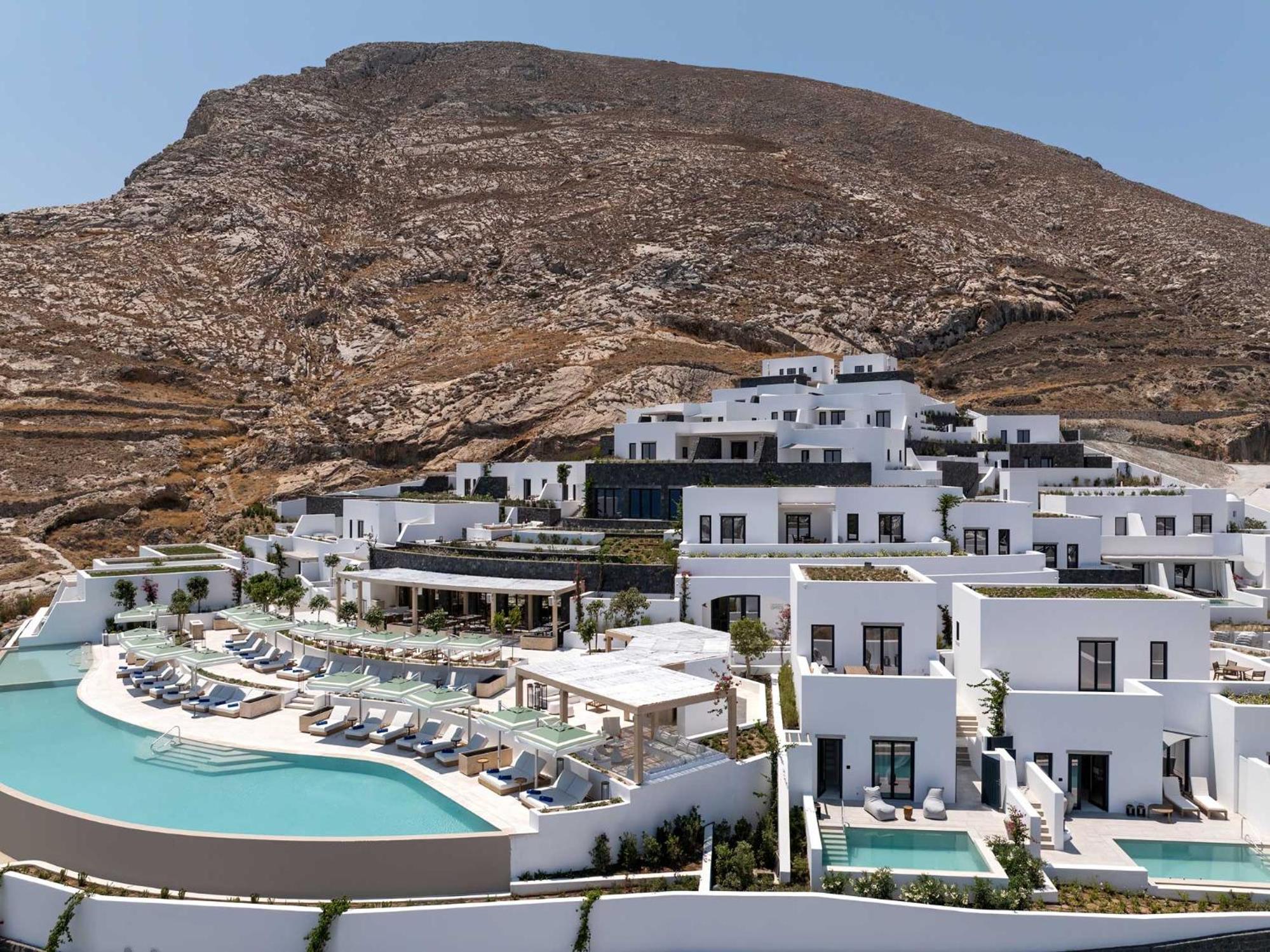 Sandblu Santorini, LXR Hotels & Resorts