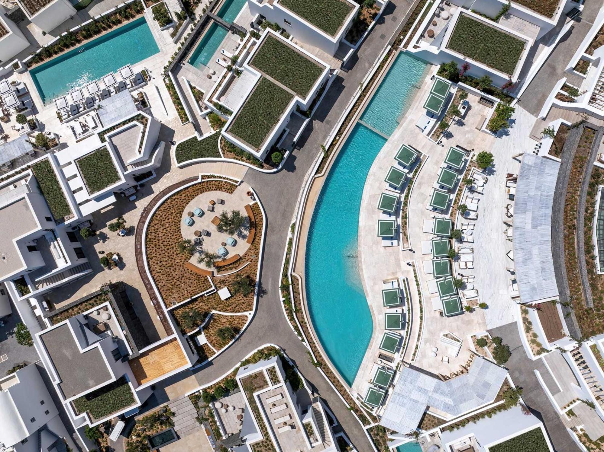 Sandblu Santorini, LXR Hotels & Resorts