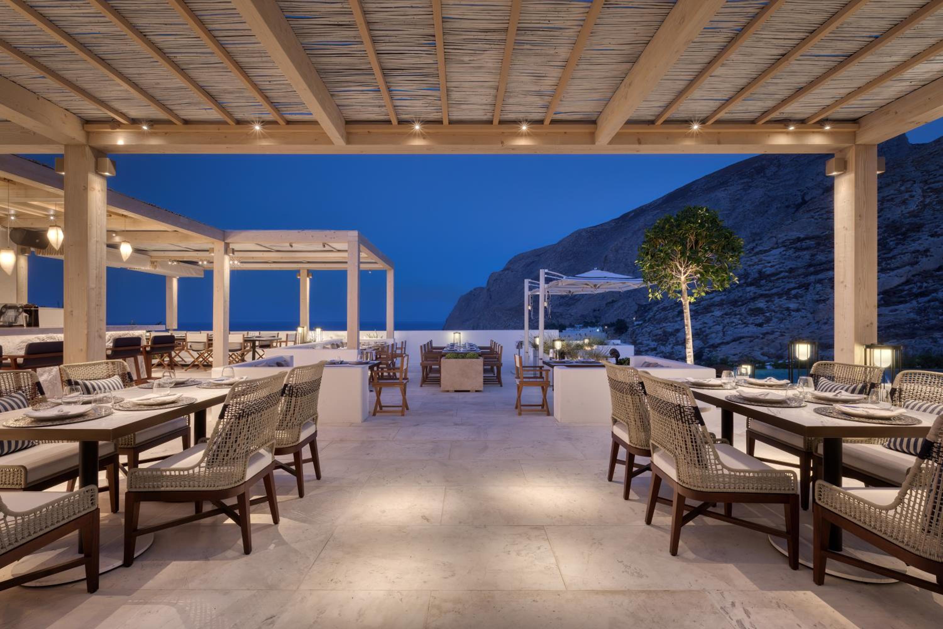 Sandblu Santorini, LXR Hotels & Resorts