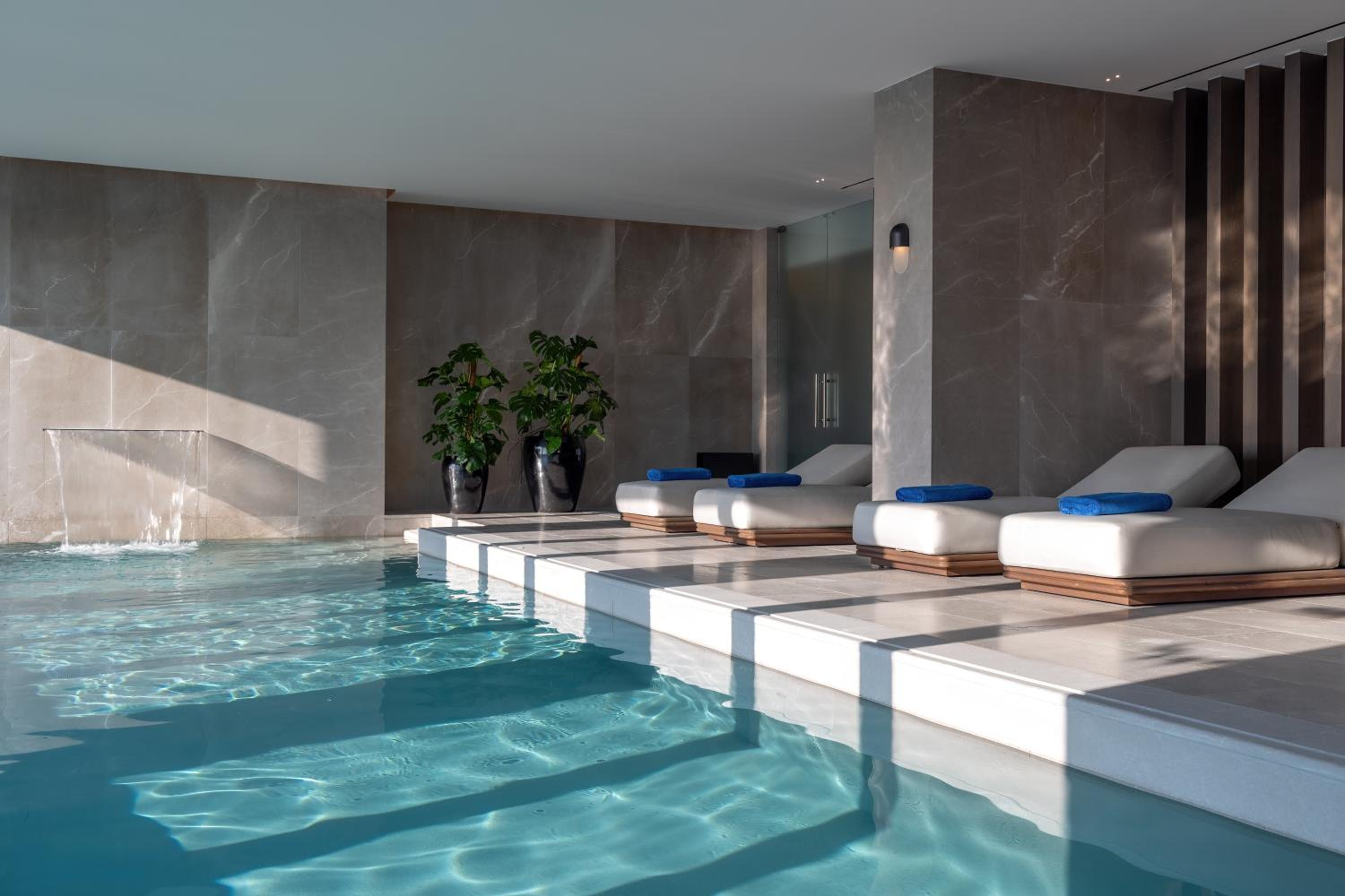 Sandblu Santorini, LXR Hotels & Resorts