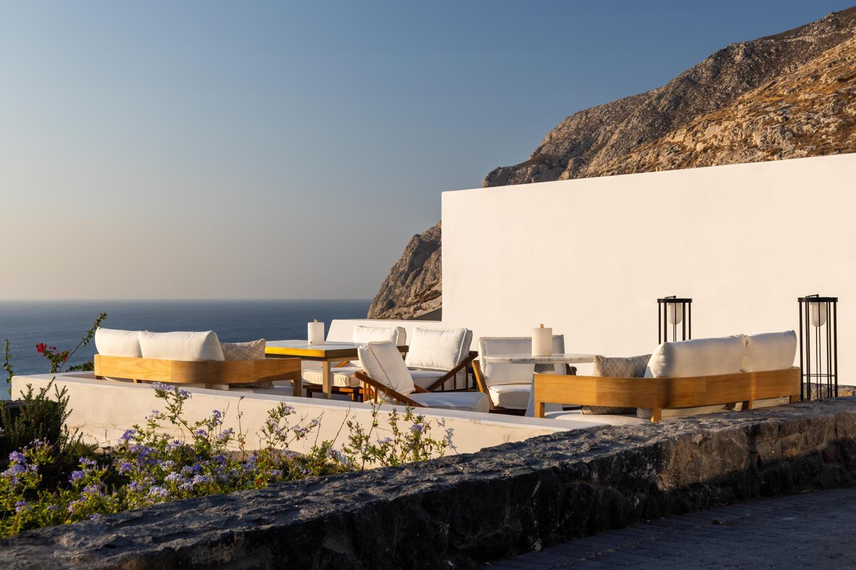 Sandblu Santorini, LXR Hotels & Resorts