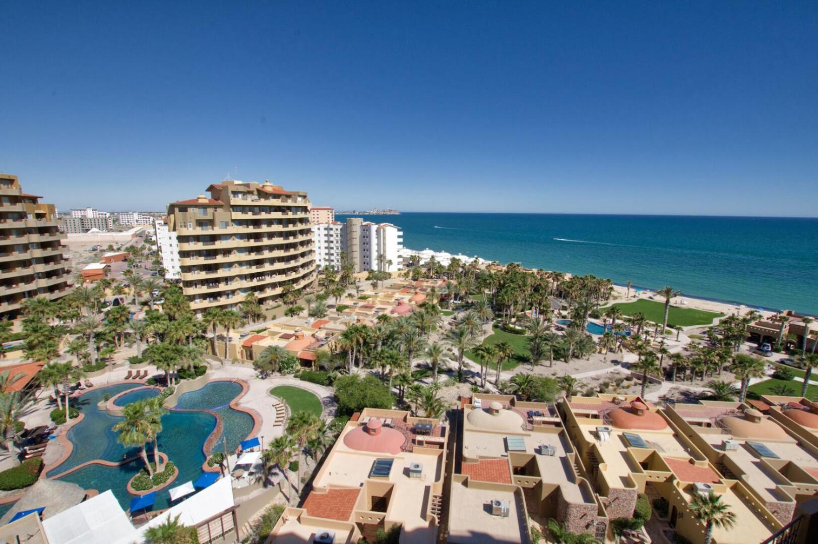 Hotel Bella Sirena Beachfront Resort - Image 1