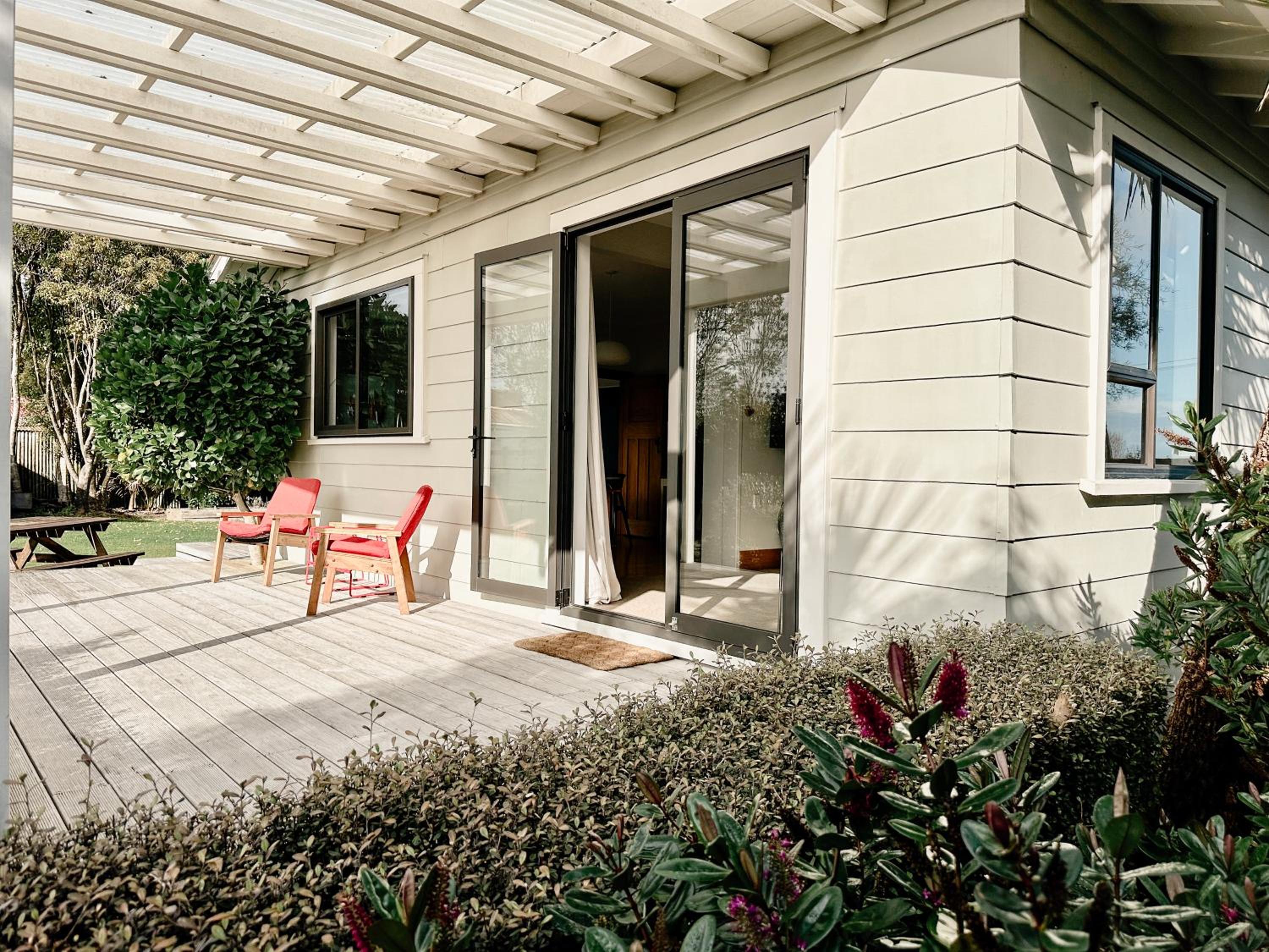 Dalton Cottage - Dreamy Retreat in Lush Gardens