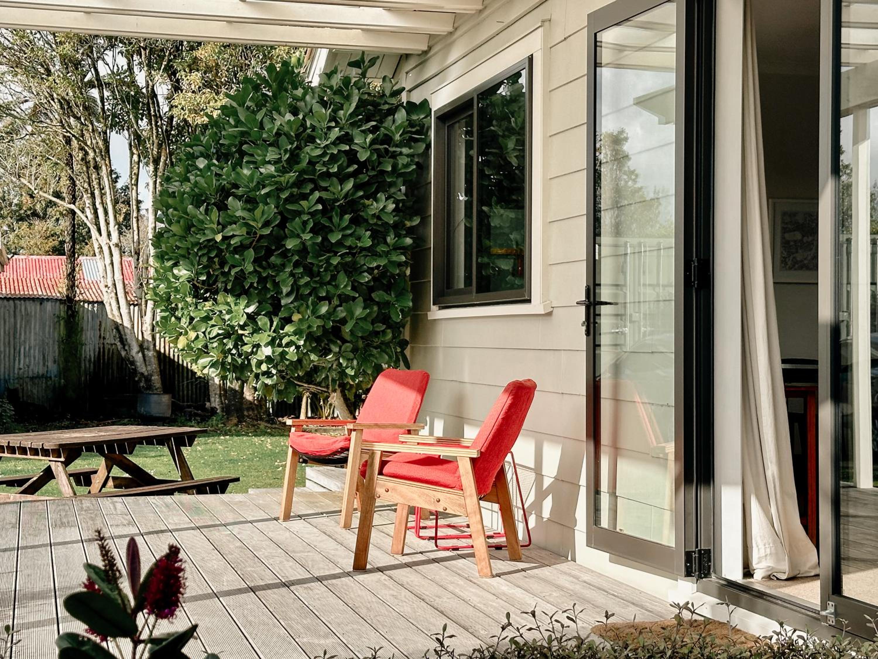 Dalton Cottage - Dreamy Retreat in Lush Gardens