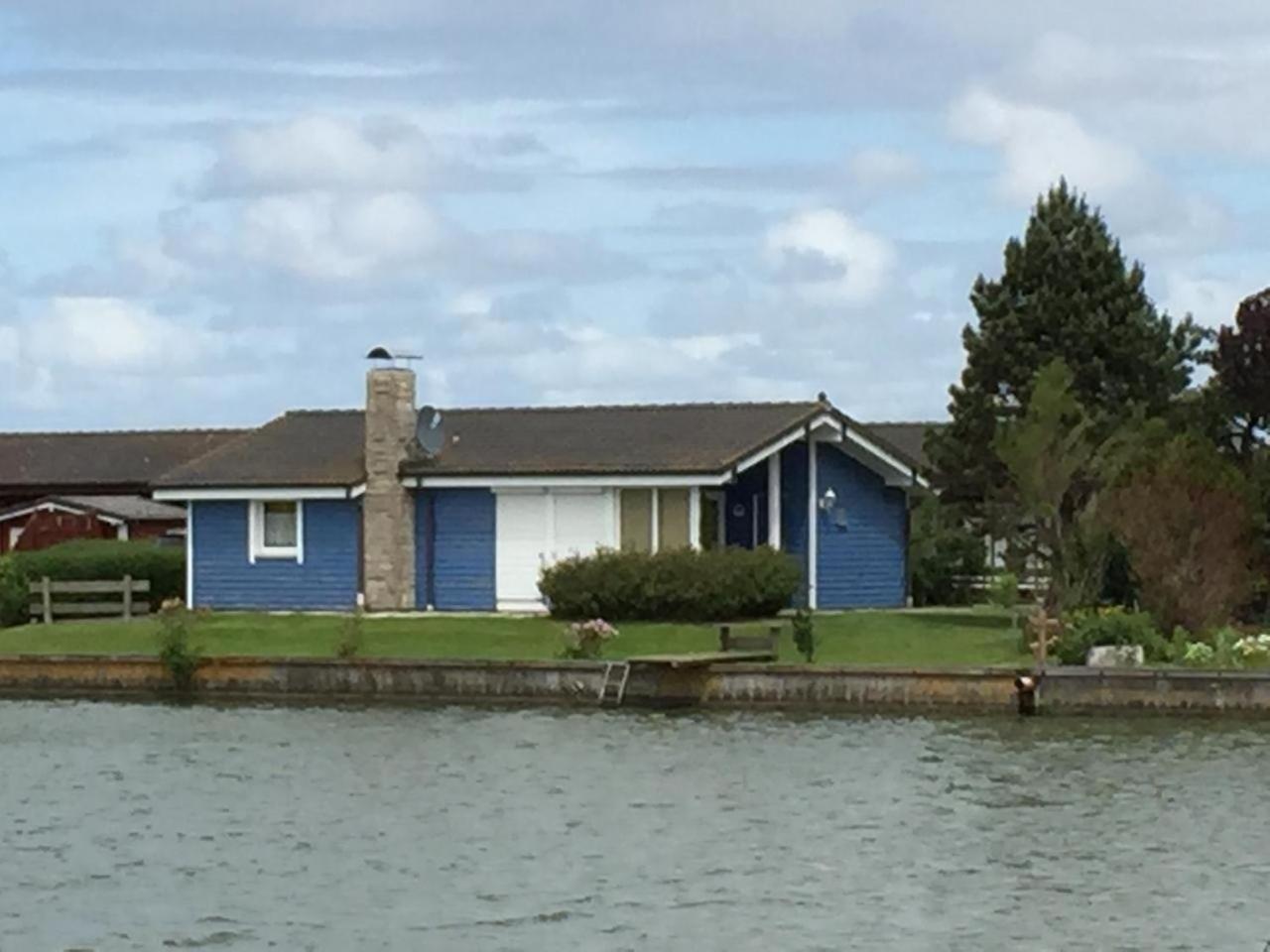 Ferienhaus direkt am Binnensee mit eigenem Steg