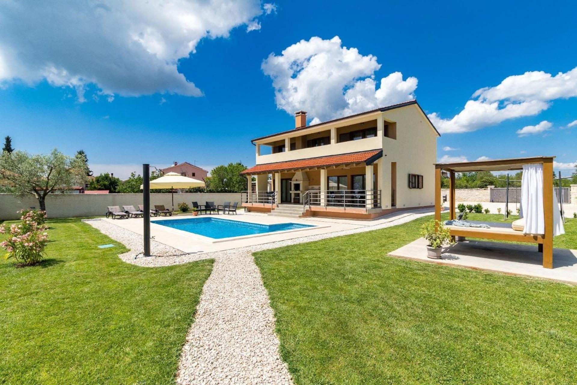 Ferienhaus In Juršići Mit Privatem Pool view 2