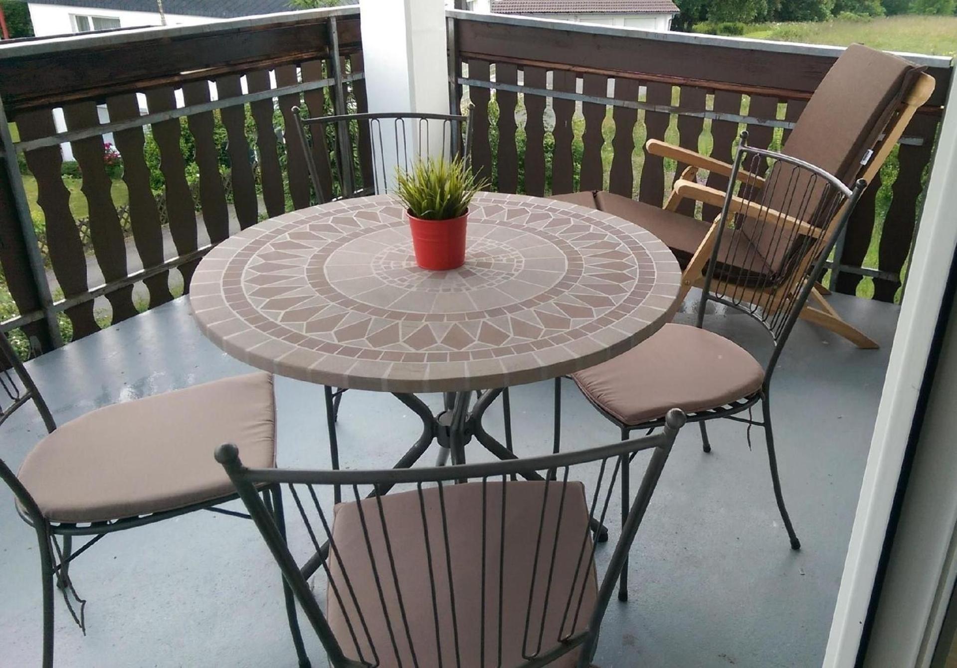 Hochwertig ausgestattete Ferienwohnung mit Balkon in ruhiger Lage