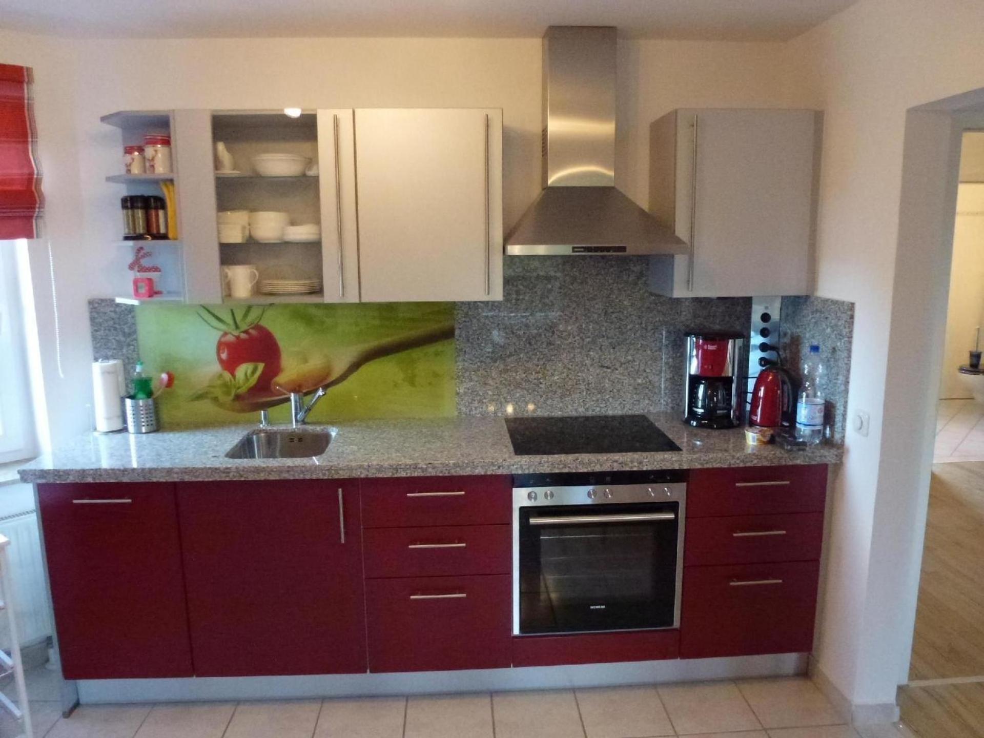 Hochwertig ausgestattete Ferienwohnung mit Balkon in ruhiger Lage