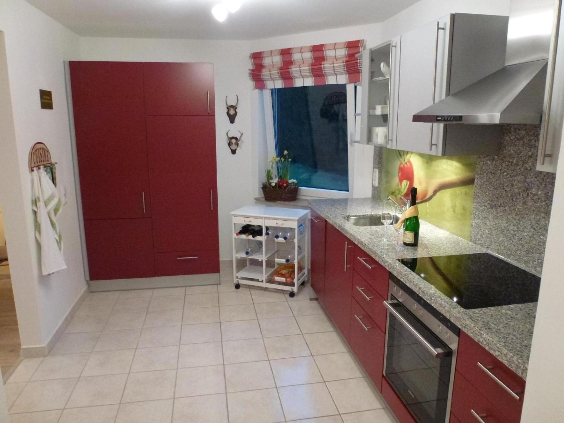 Hochwertig ausgestattete Ferienwohnung mit Balkon in ruhiger Lage