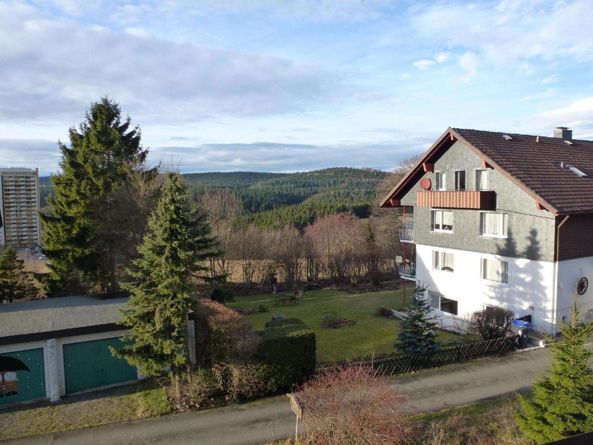 Hochwertig ausgestattete Ferienwohnung mit Balkon in ruhiger Lage