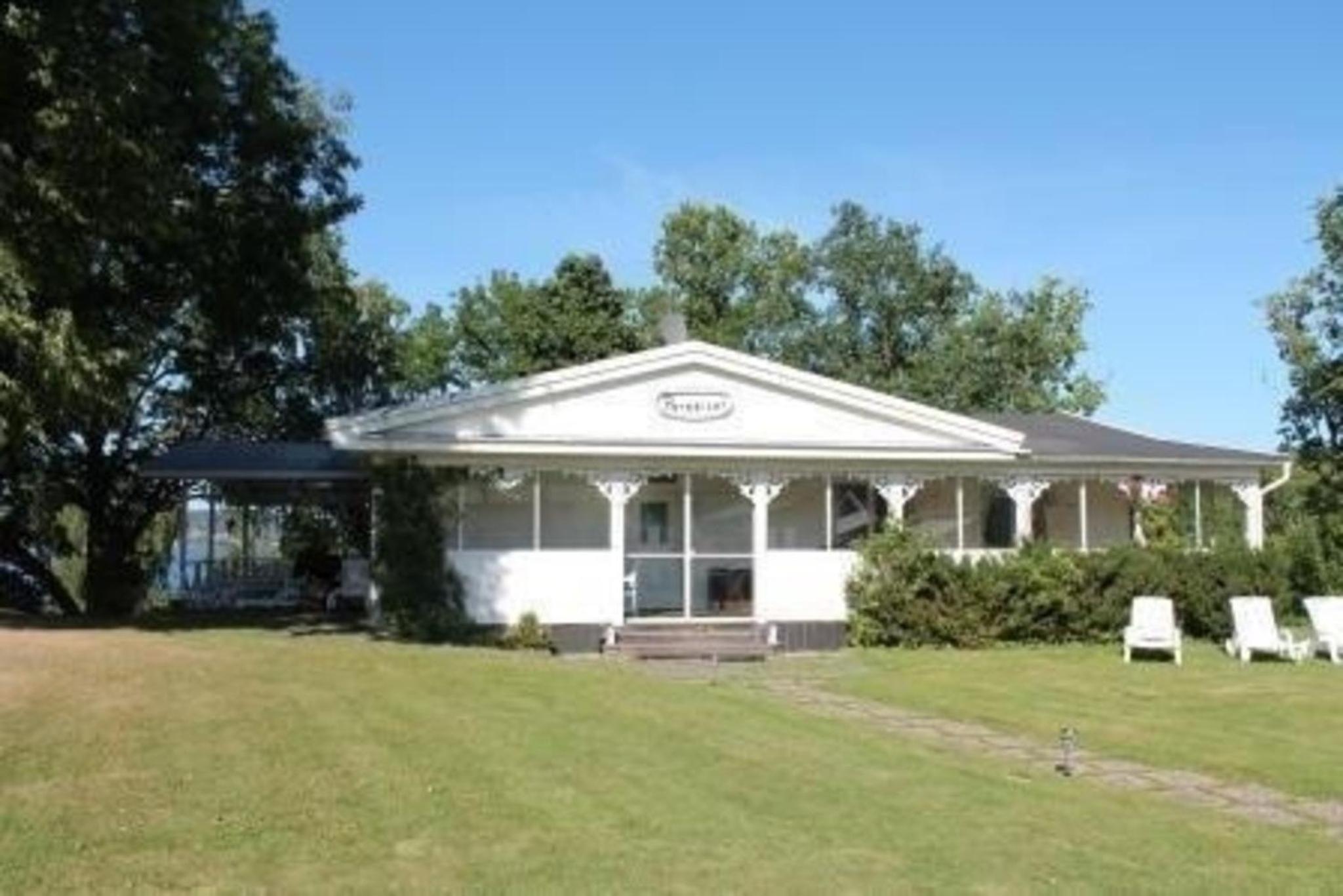 Paradiesische Villa mit Seeblick und Wintergarten