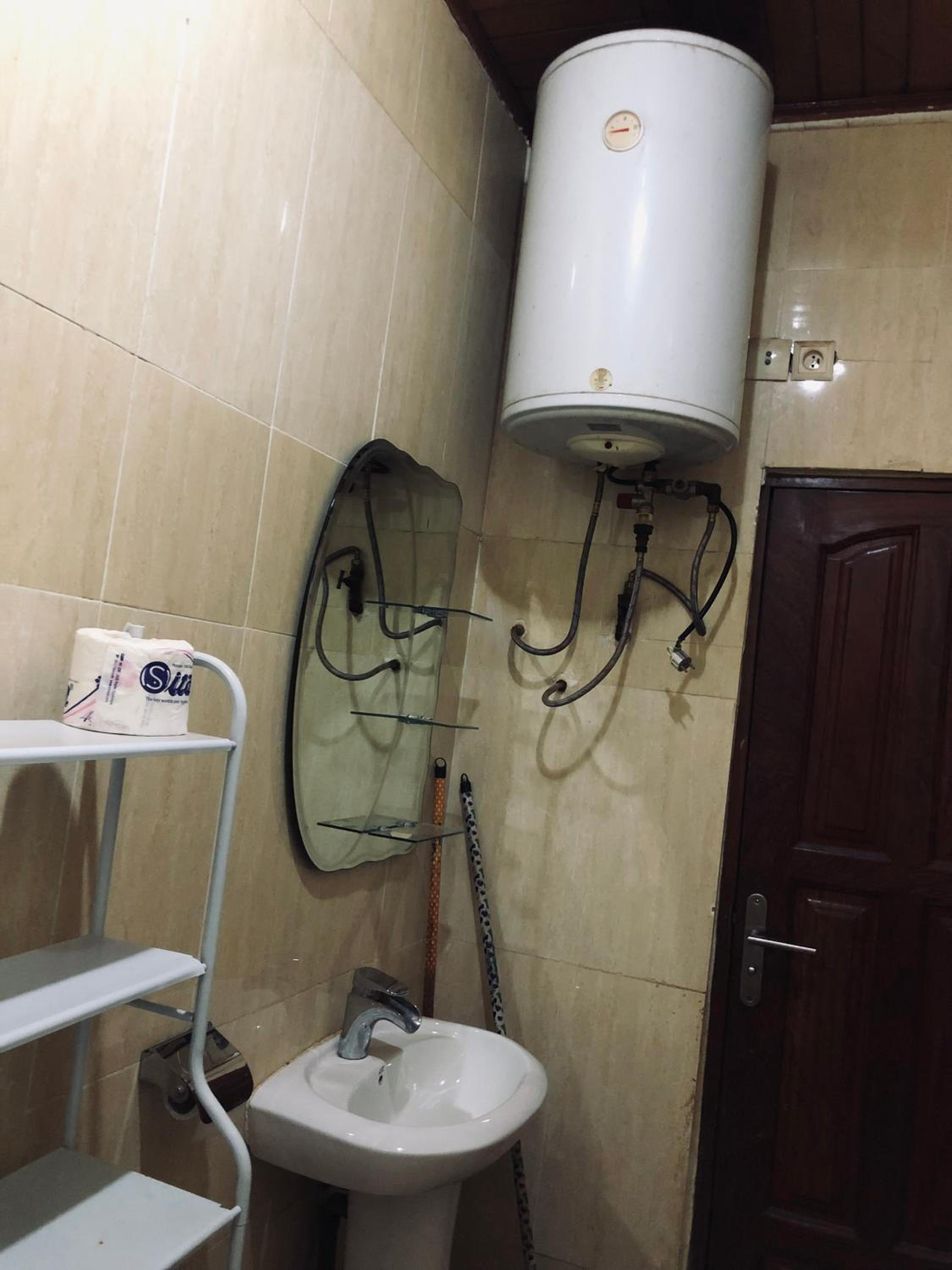 Appartement moderne de 120m2, doté de caméras de surveillance, quartier résidentiel, Nkomo Maetur, YAOUNDE