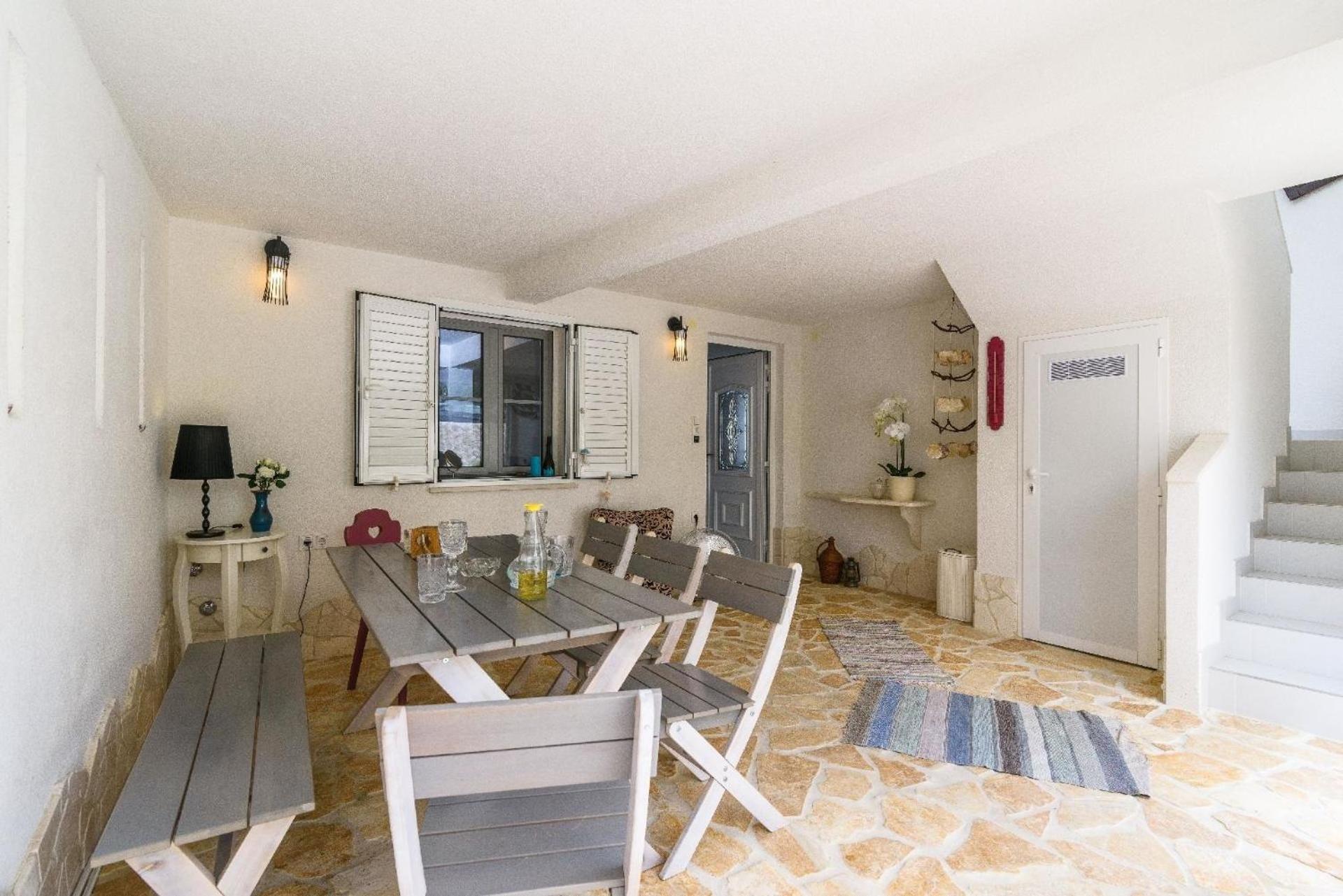 Freistehendes Ferienhaus auf 2 Etagen mit 2 Terrassen und großem privatem Garten mit Grill view 2