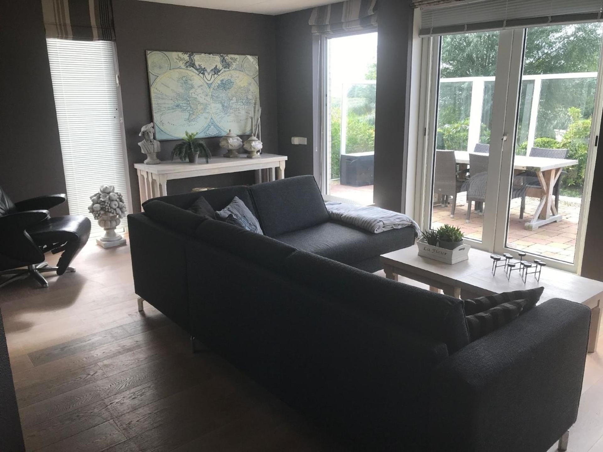 Ferienhaus in Makkum Terrasse und Sauna view 3