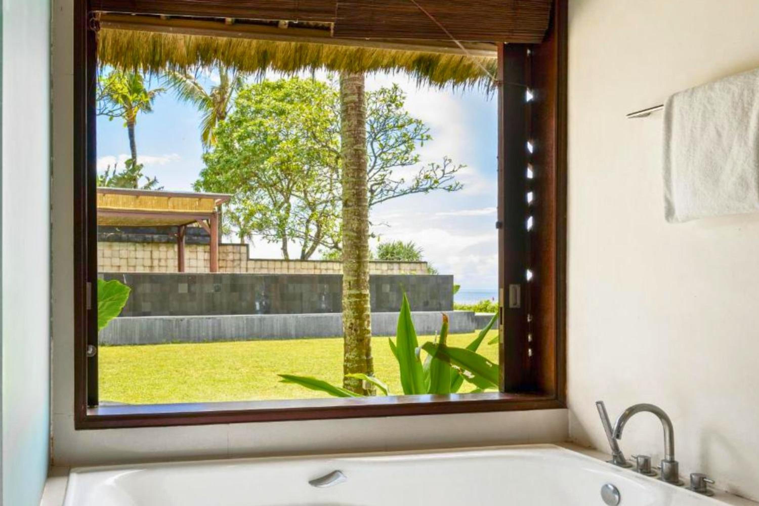 Cadudasa Beachfront 6 BR Private Pool Villa view 3