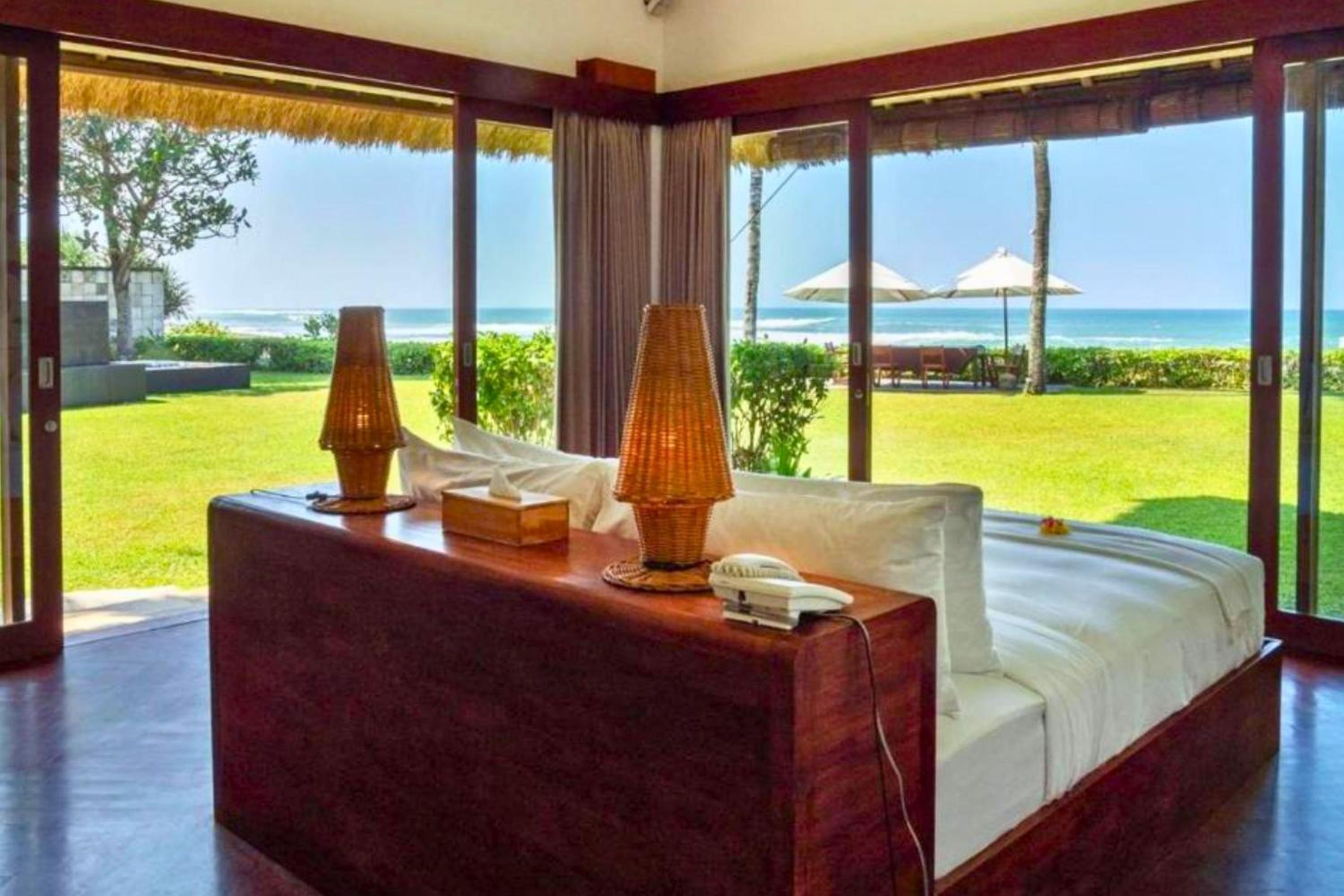 Cadudasa Beachfront 6 BR Private Pool Villa view 5