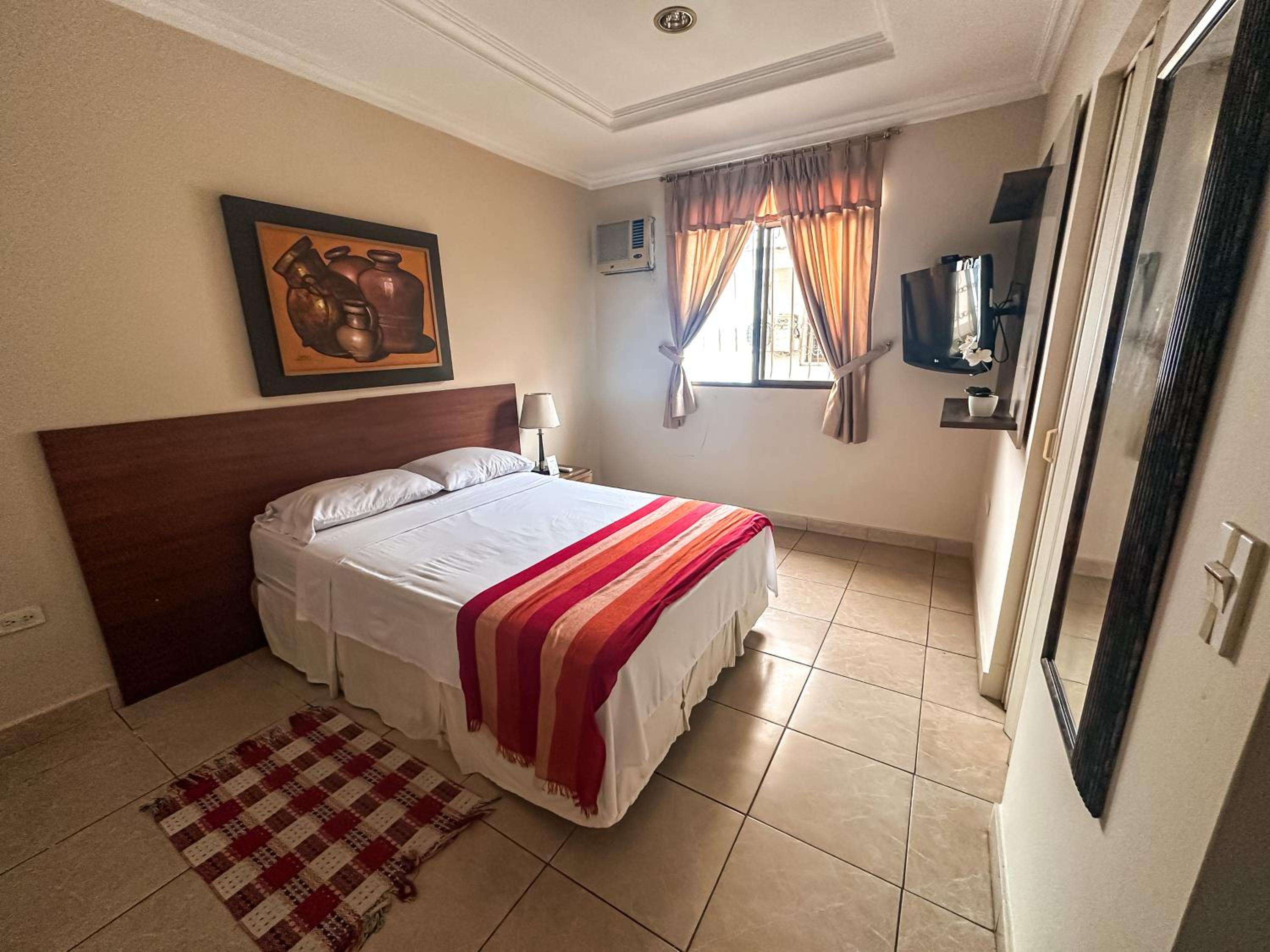 El Patio Suites