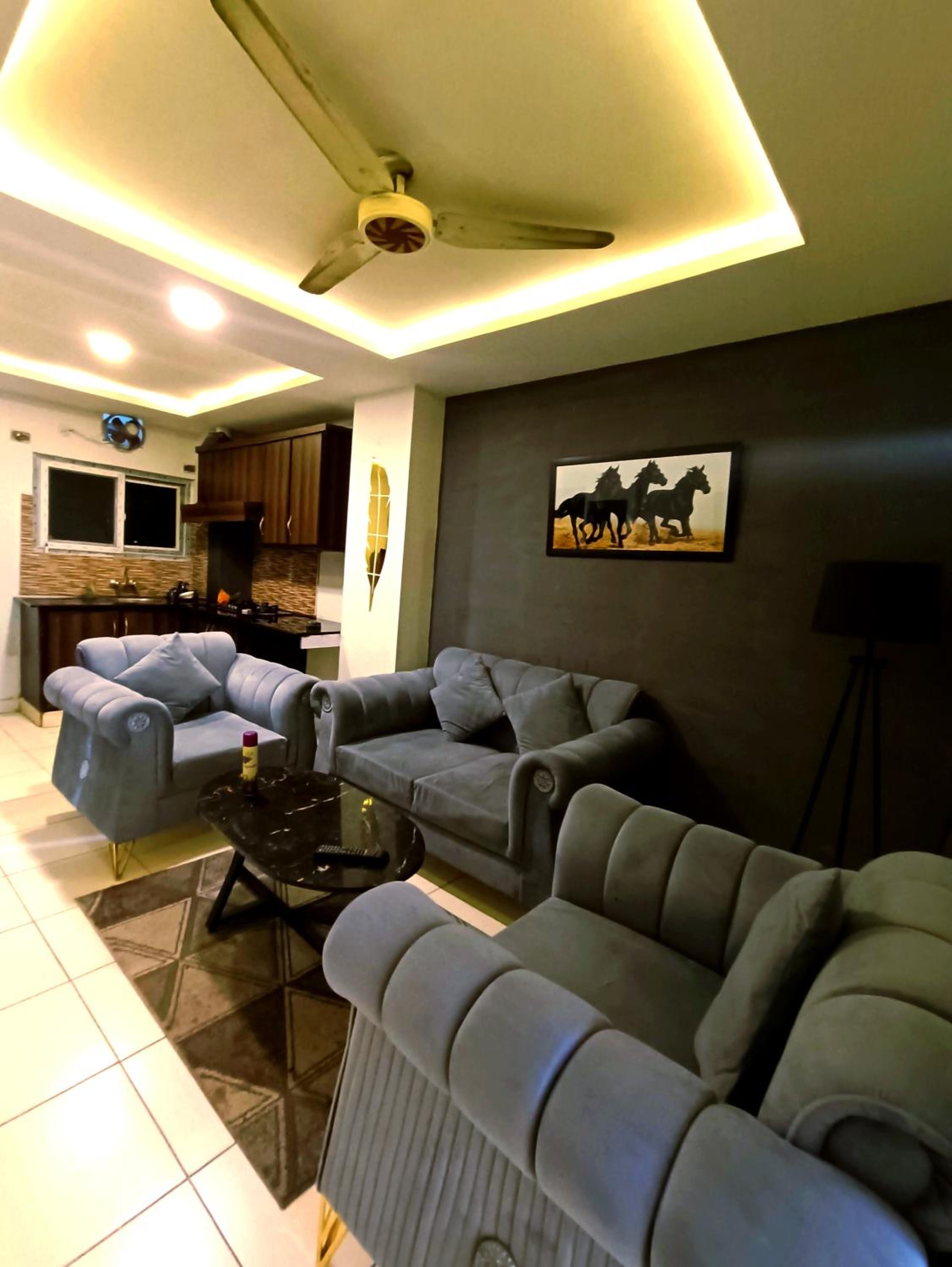 1 Bedroom Apartment with Attached Bathroom view 4