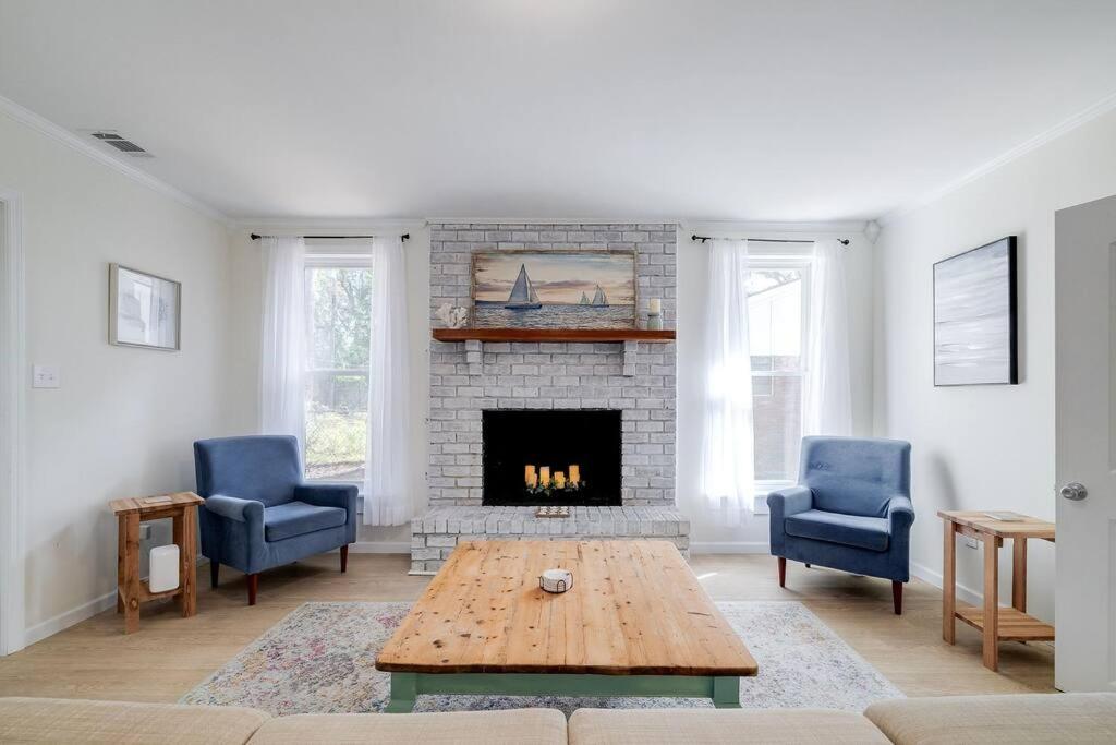 Centrally located between Tybee Island and DT Savannah view 5