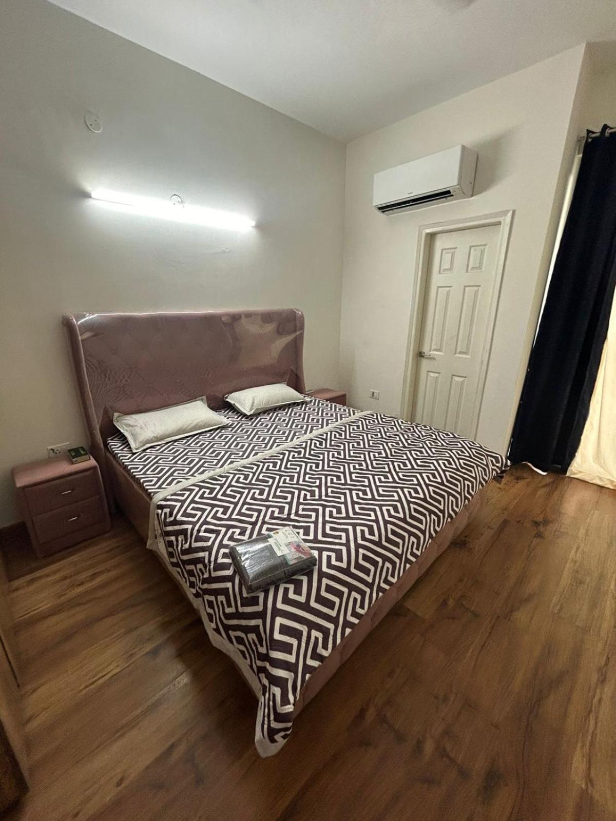 Flat in Wave estate