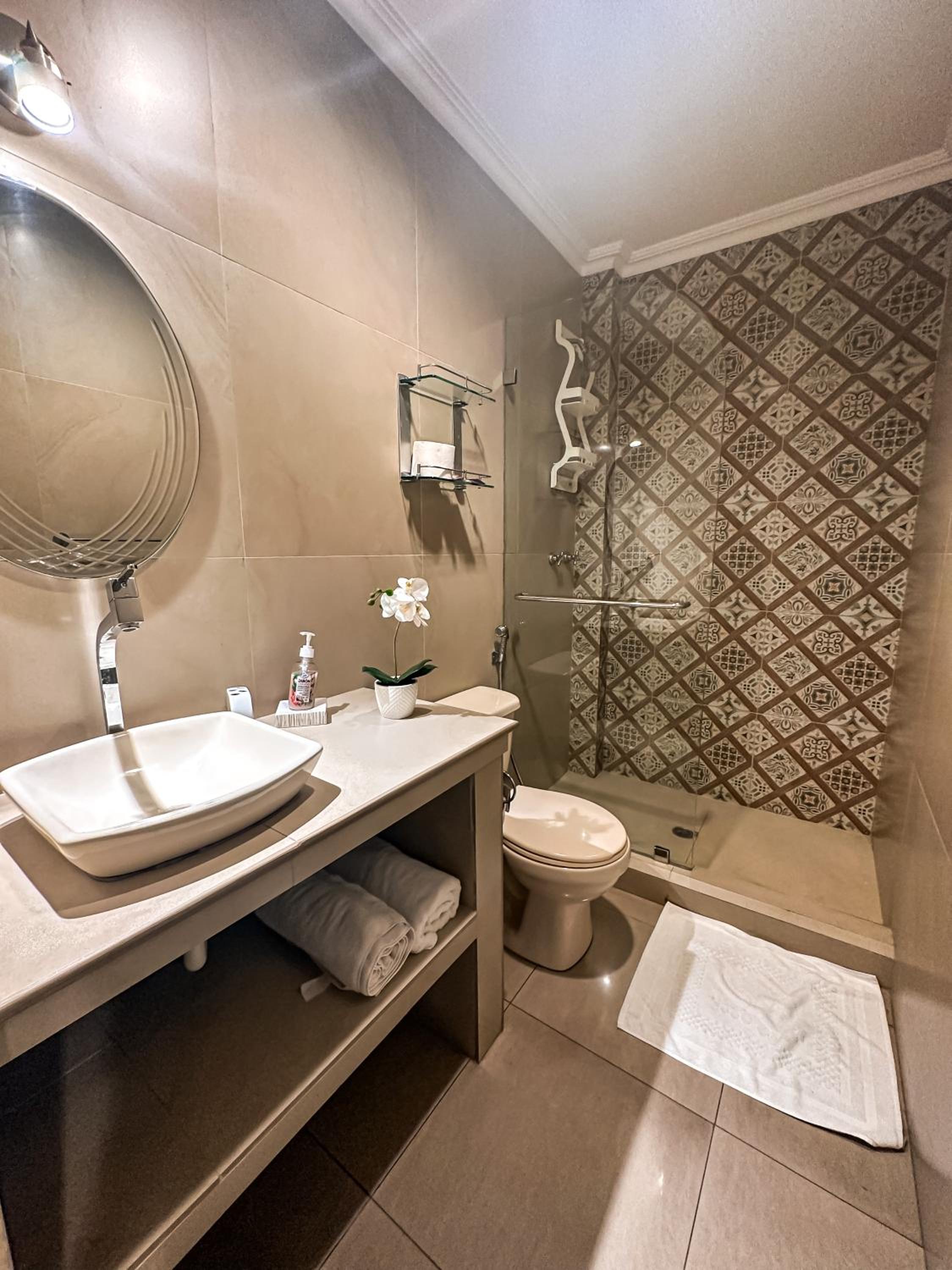 El Patio Suites