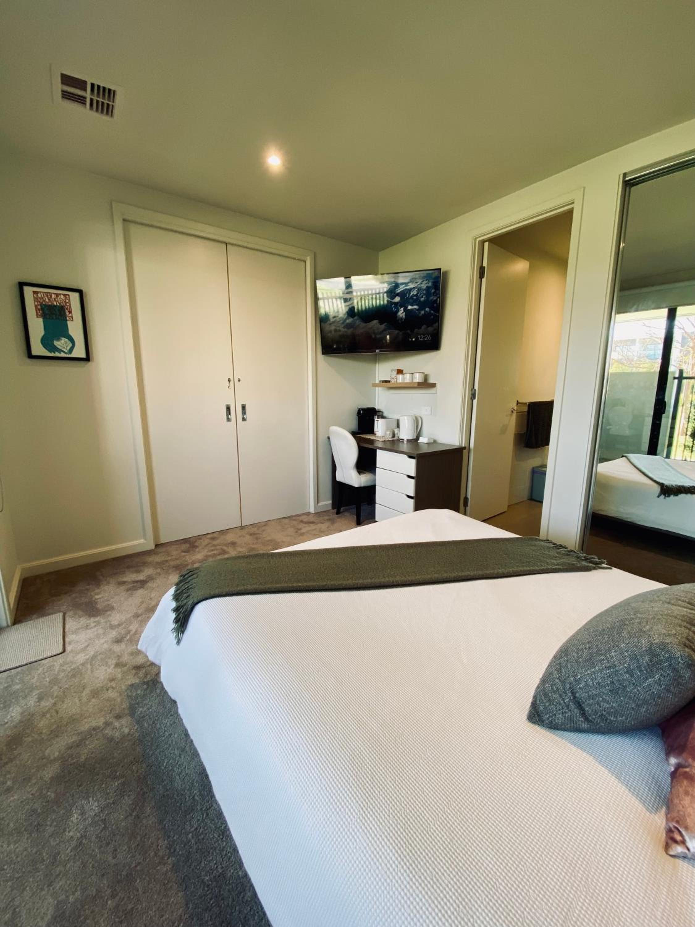 Golf Sandbelt Private Room with Ensuite inc Breakfast - Property Image 14