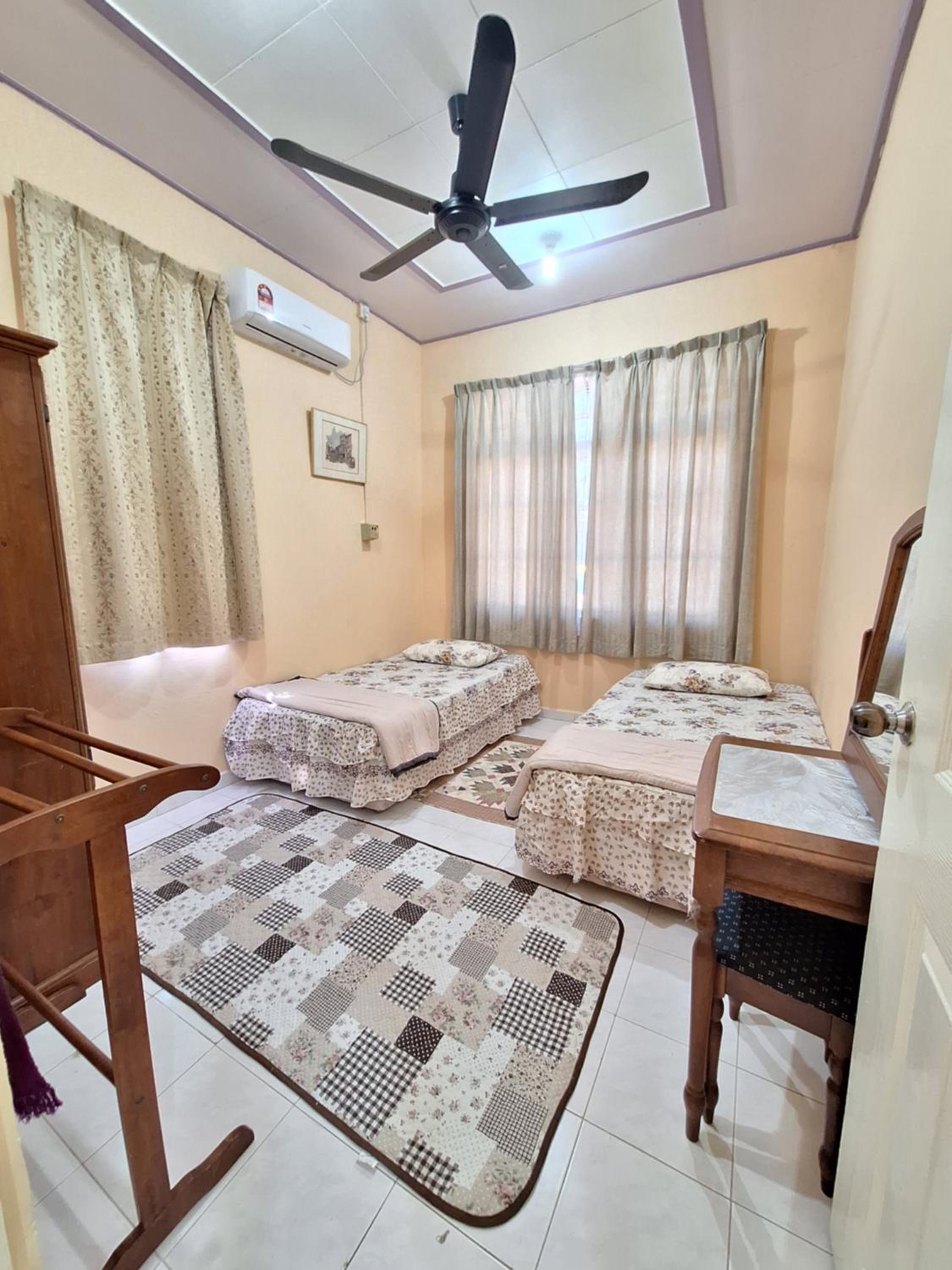 Homestay Bourgenvilla Sura tengah Dungun Terengganu