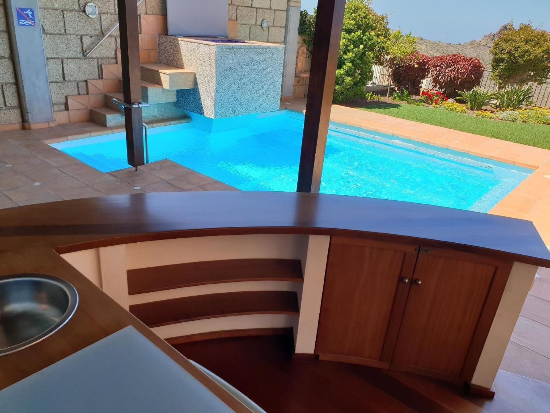 Villa Strelitzia mit Balkon und Meerblick